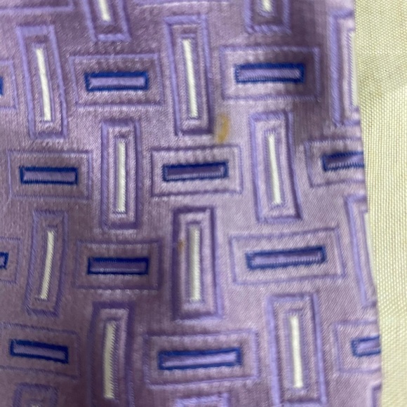 Covington Purple Geometric Mens 61” Long 3 1/2” Wide Silk Necktie - Picture 5 of 6